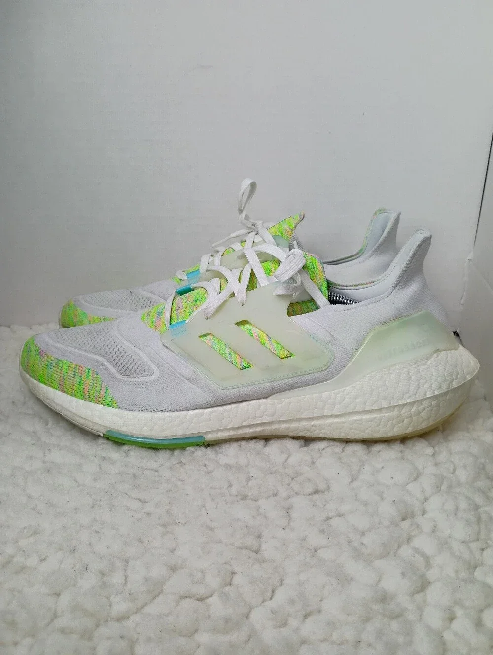 Adidas Ultraboost 22 Mens 14 White Solar Green Bliss Blue Running Shoes GX5913.